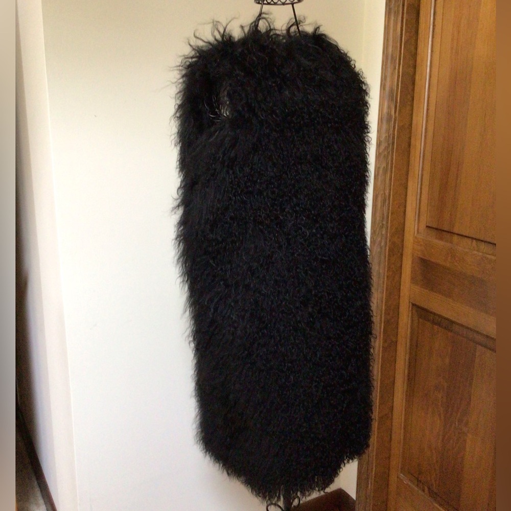 Browns of London black shearling vest, Mediun - Picture 4 of 10